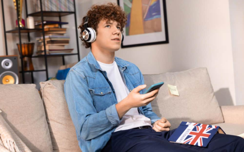 เรียนภาษาอังกฤษออนไลน์ YouTube ฟรีได้มั้ย? ค้นพบ 5 ช่องดีๆ สำหรับคุณ!